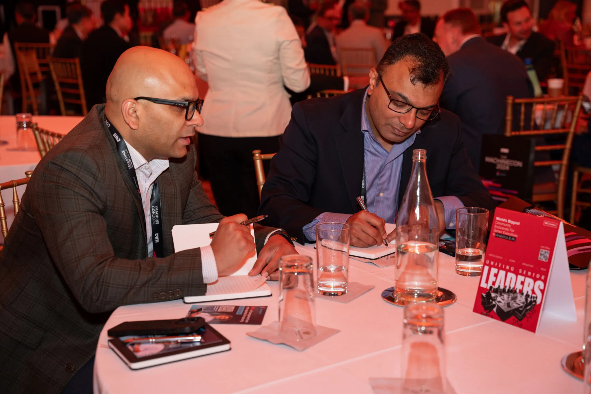 Leaders networking at round table at MachineCon New York 2024