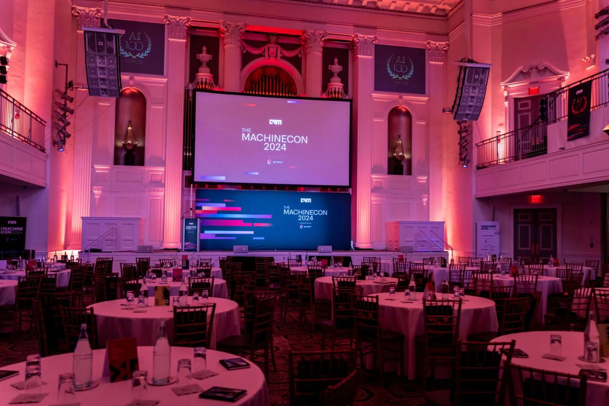 Event hall with round tables · 2024